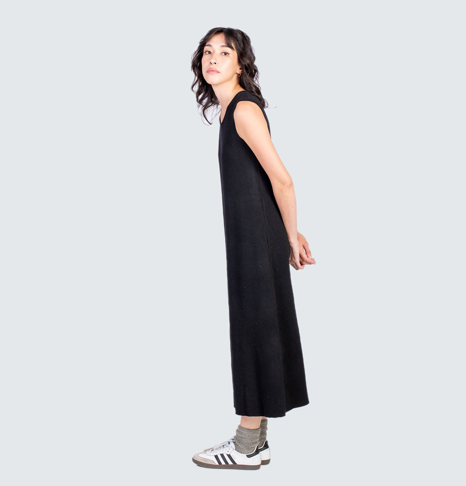 Avery Knitted Maxi Dress Black