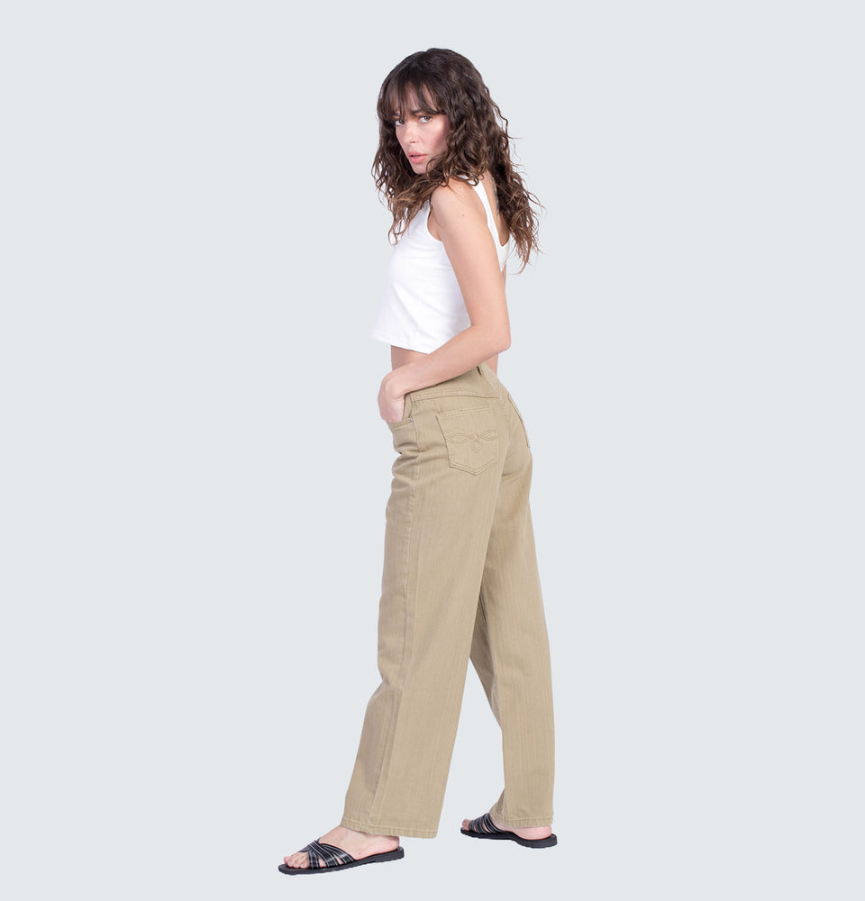 Shiloh Straight Leg Jeans in Khaki