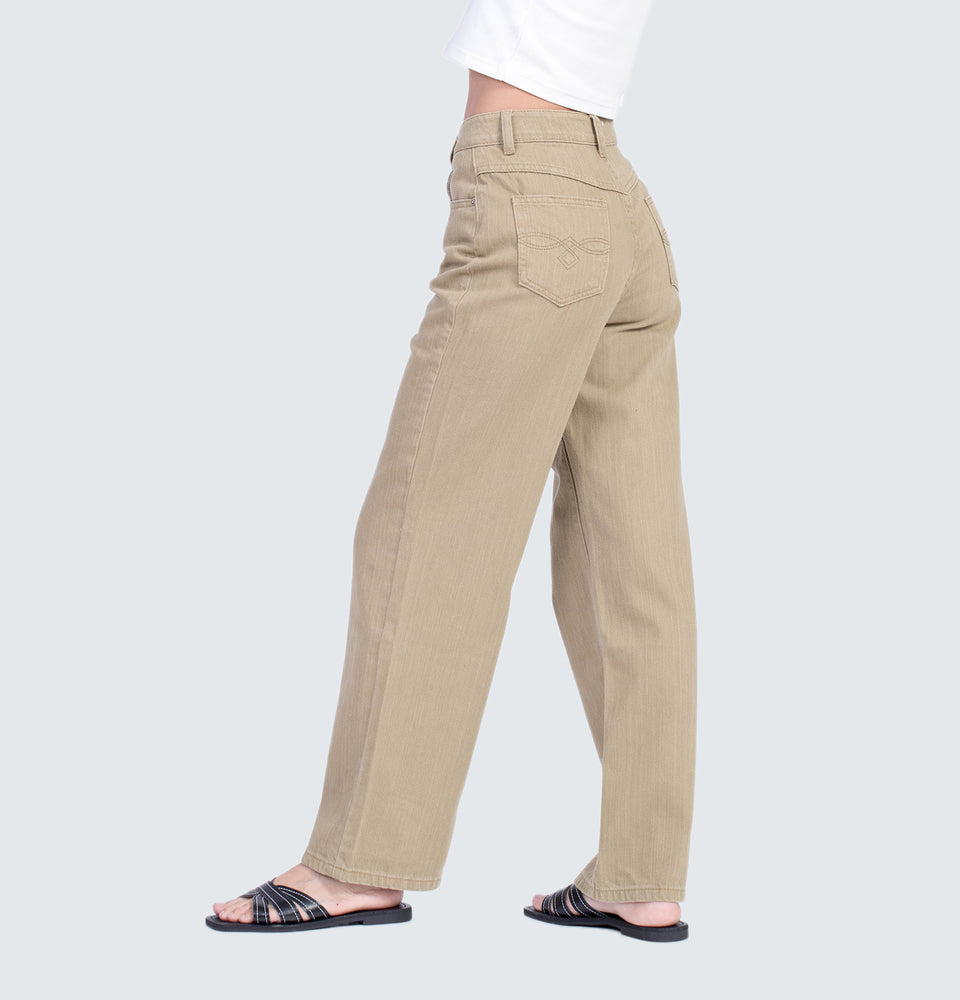 Shiloh Straight Leg Jeans in Khaki