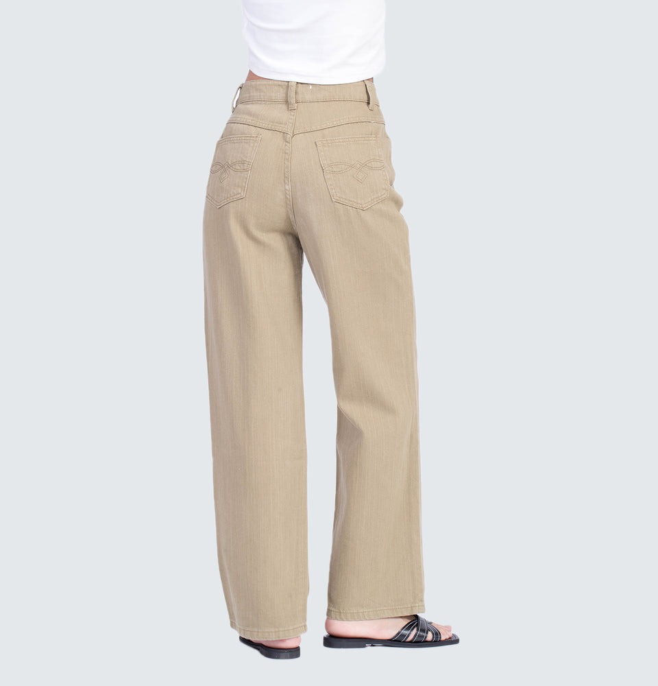 Shiloh Straight Leg Jeans in Khaki