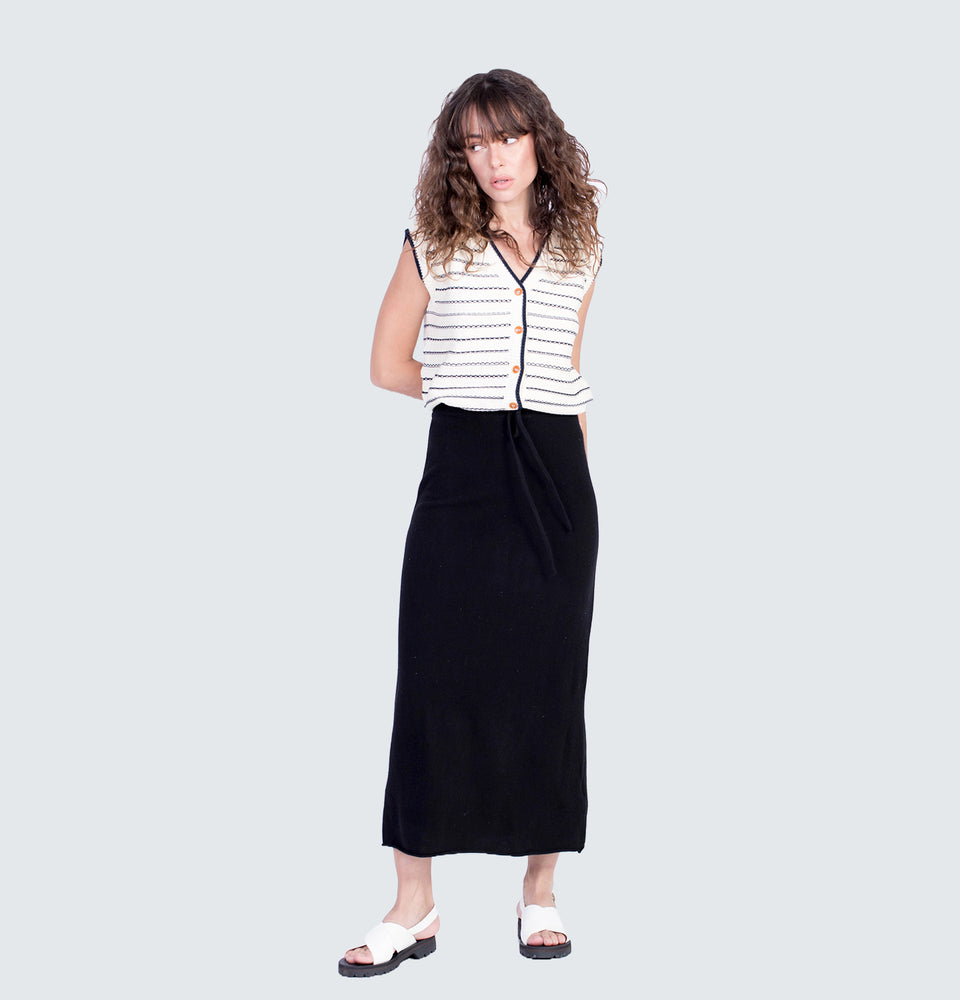 Payton Midi Skirt in Black