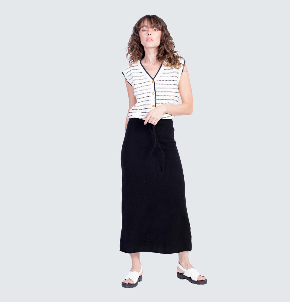 Payton Midi Skirt in Black