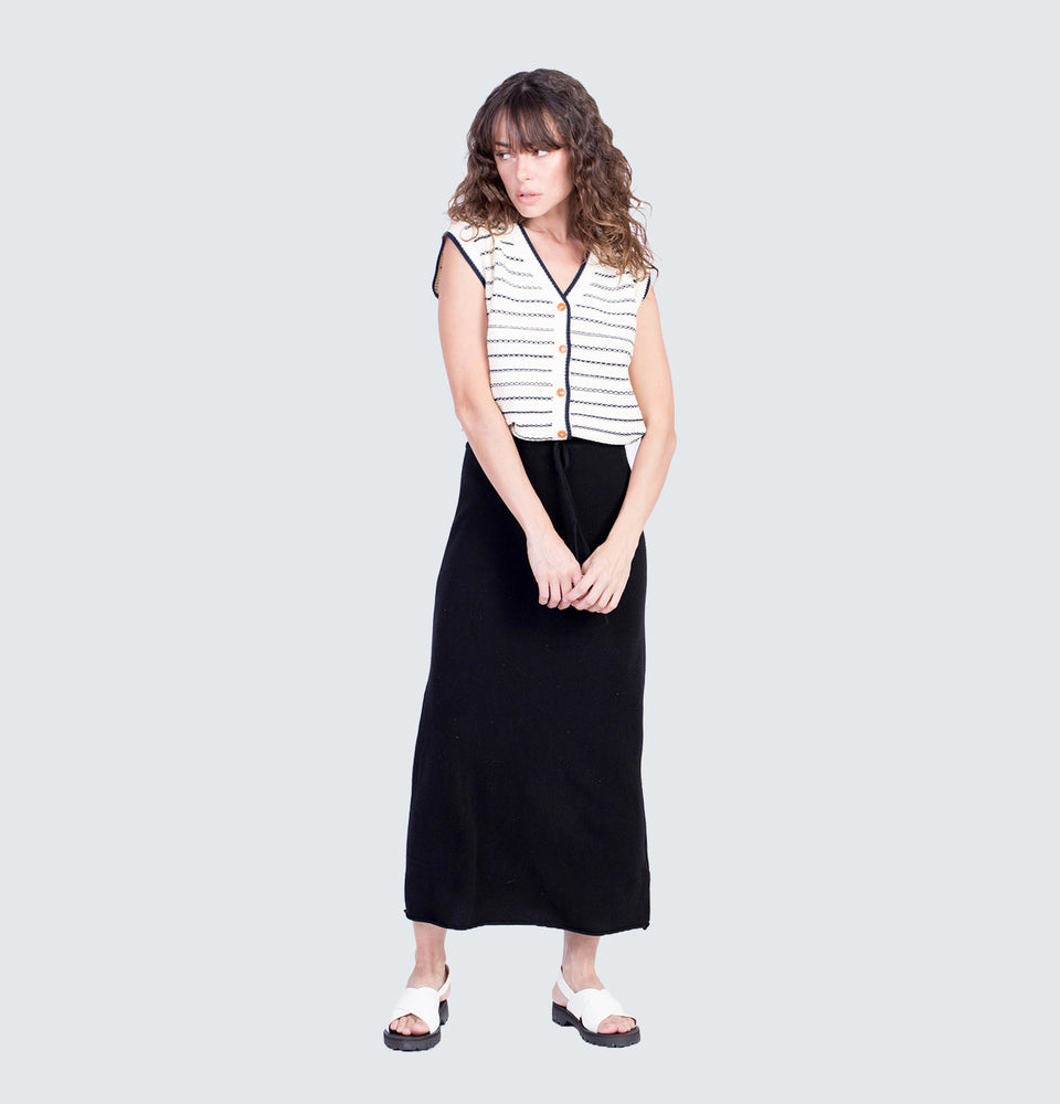 Payton Midi Skirt in Black