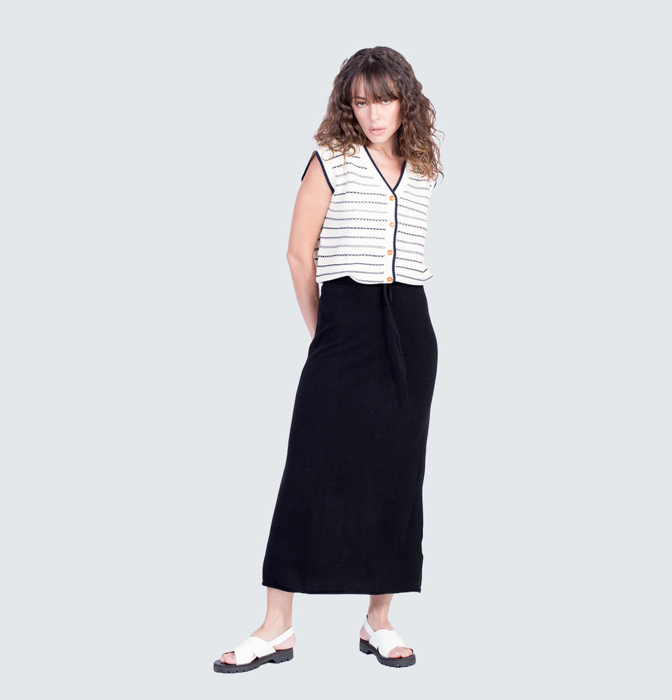 Payton Midi Skirt in Black
