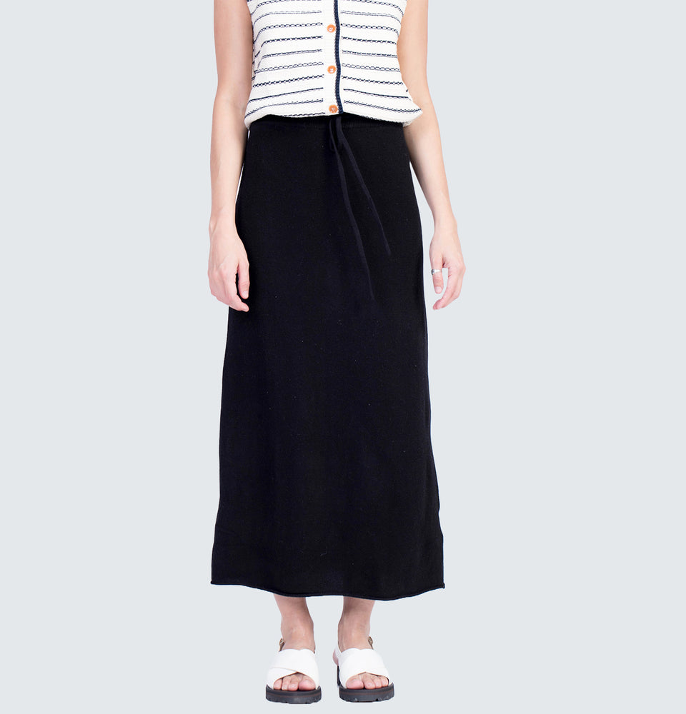 Payton Midi Skirt in Black
