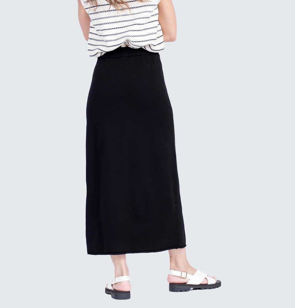 Payton Midi Skirt in Black