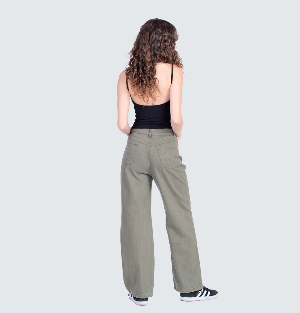 Shiloh Straight Leg Jeans in Army Green