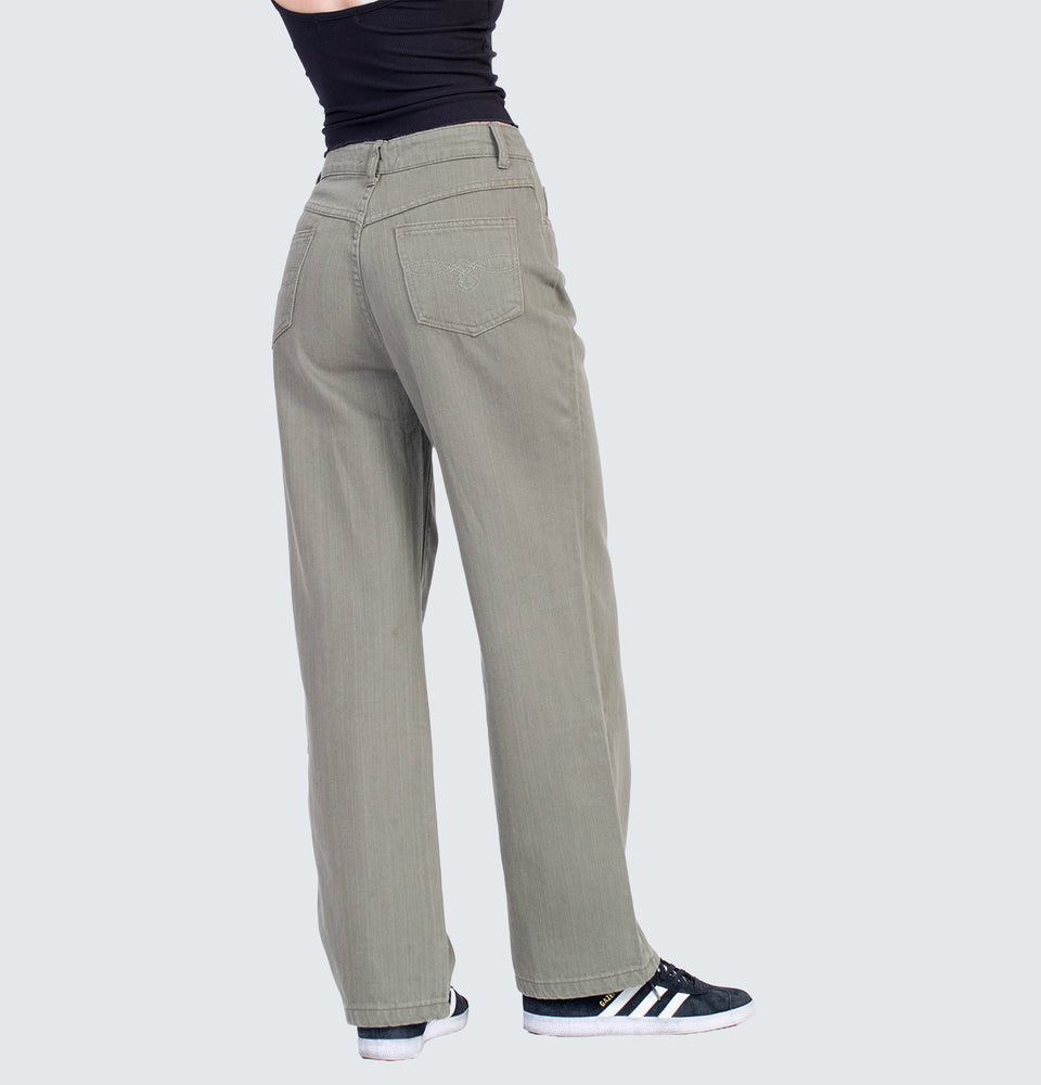 Shiloh Straight Leg Jeans in Army Green