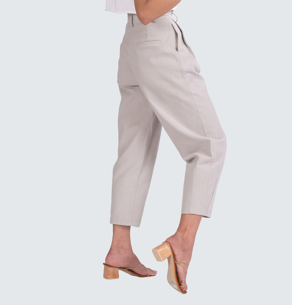 Pleated Highwaisted Trousers