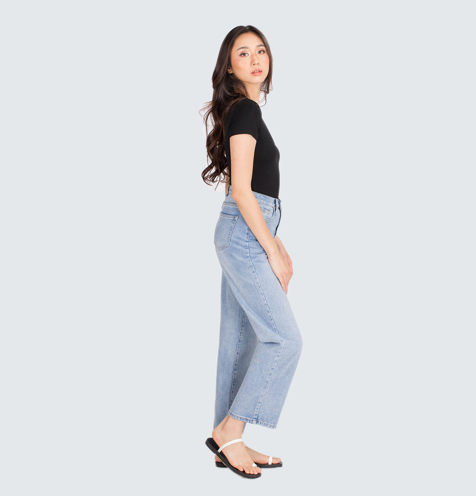 Ally High-Rise Relaxed Fit Straight-Leg Jeans