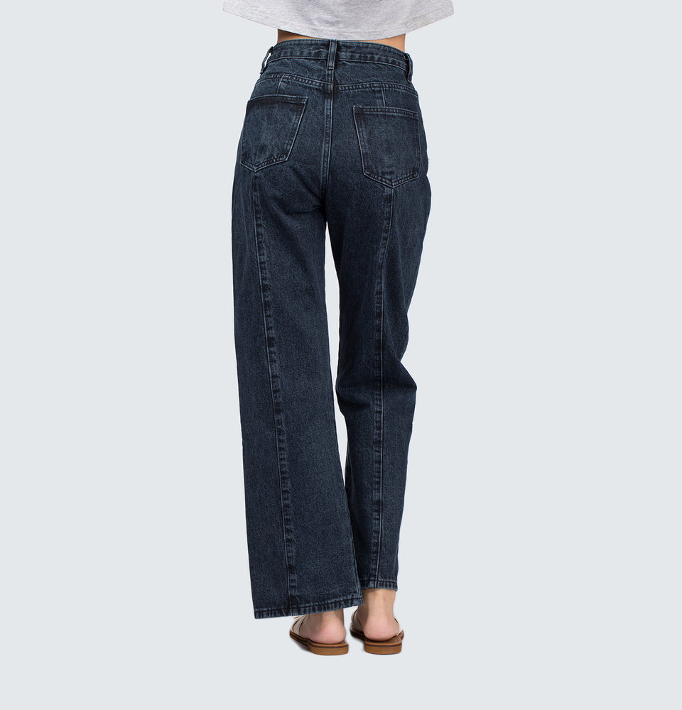 Neri Straight Leg Jeans