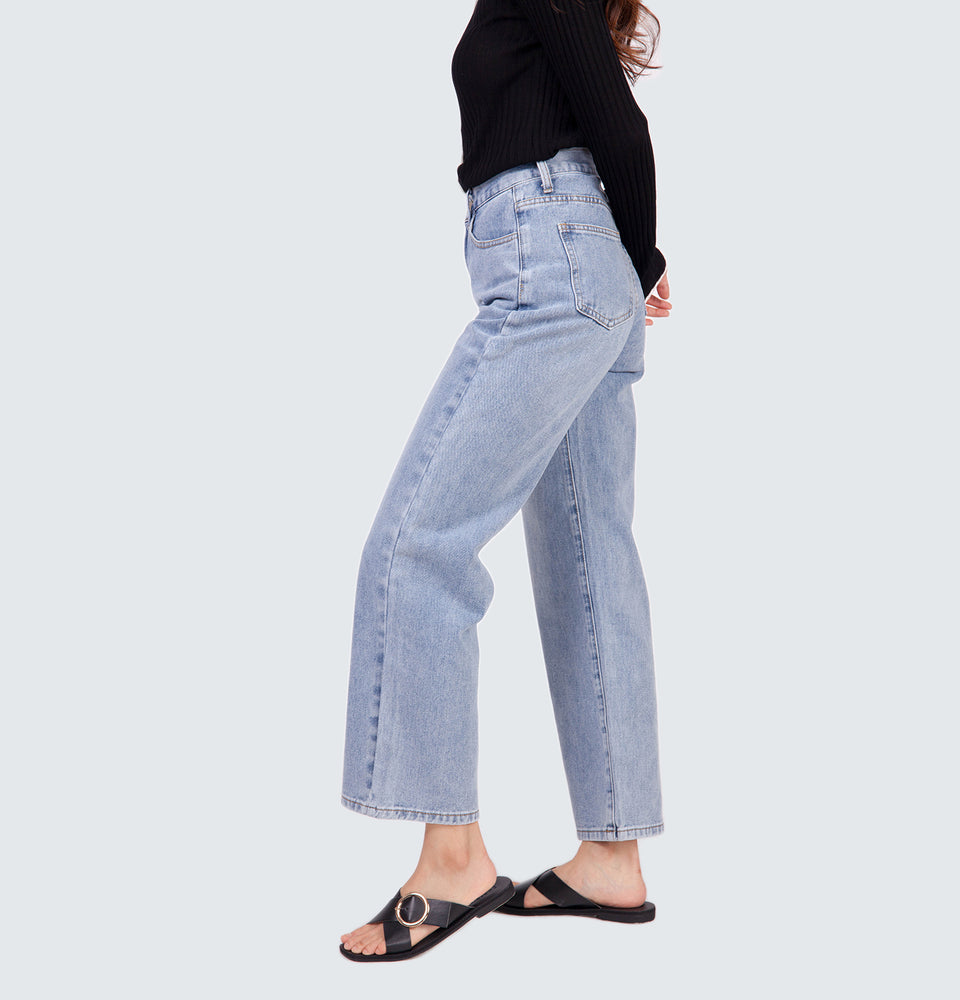 Ally High-Rise Relaxed Fit Straight-Leg Jeans